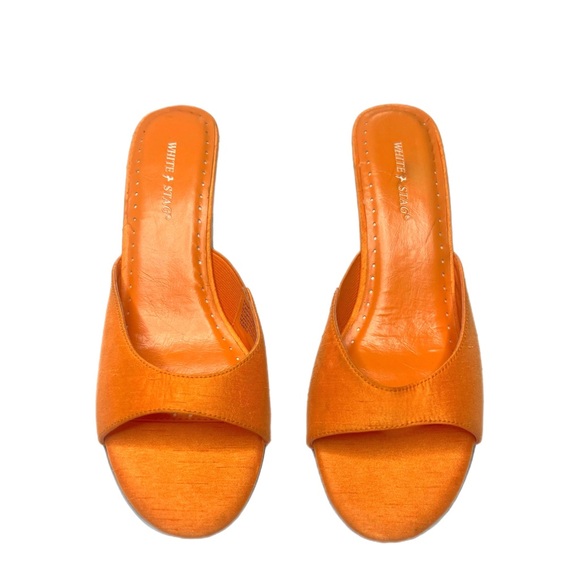 Vintage orange bright kitten heels  -Available in my closet  thrift_spice - Picture 1 of 2